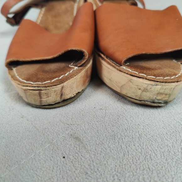 Urban Outfitters Wooden Clogs Sandals Women 10 Tan Leather Strappy Preppy Scandi - Picture 5 of 11